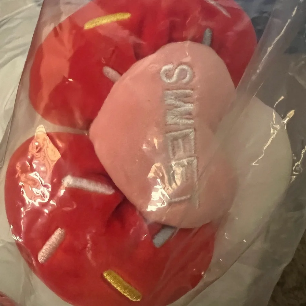 BN factory sealed Squishmallows Sanrio 14 in Hello Kitty Red with Heart Glasses - Picture 7 of 8